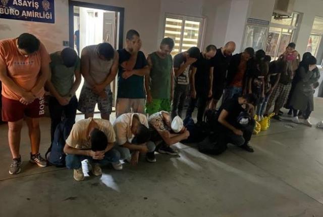 Avrupa'ya geldikleri hayaliyle indiler, polise yakalandılar