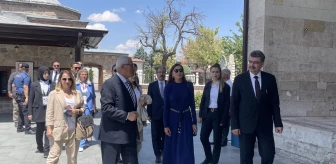 Azerbaycan Cumhurbaşkanı Aliyev'in eşi Mihriban Aliyeva Mevlana Müzesi'ni ziyaret etti