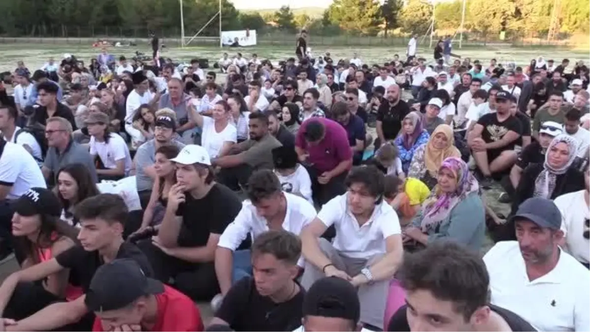 Çanakkale haberi: ÇANAKKALE - Zafer Partisi Genel Başkanı Özdağ, Çanakkale'de 57. Alay'ı anma yürüyüşüne katıldı