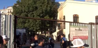 Fatih'te inşaat halindeki cami alev alev yandı