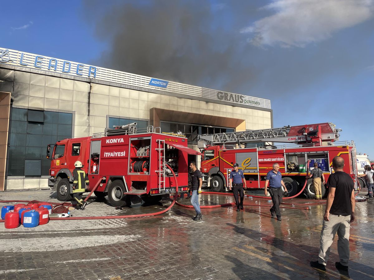Son dakika haberleri | Boya fabrikasında çıkan yangın söndürüldü