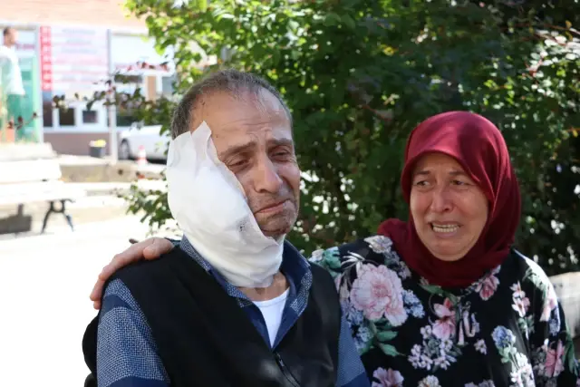 Eşinin boğazı kesilerek öldürüldüğü kavgayı gözyaşlarıyla anlattı: Zanlının babası cama çıkıp 'Temizledin mi' diye bağırdı Eşinin boğazı kesilerek öldürüldüğü kavgayı gözyaşlarıyla anlattı: Zanlının babası cama çıkıp 'Temizledin mi' diye bağırdı