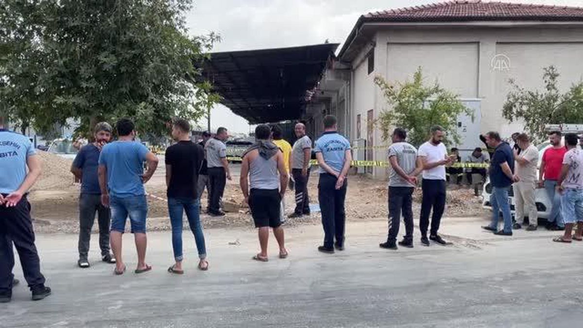 Hırsızlık için yer altı elektrik şebeke hattına giren kişinin cesedi bulundu