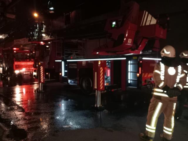 İş yeri alevler içinde kalan adam 'Allah'ım bu nasıl acı' diyerek feryat etti