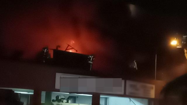 İş yeri alevler içinde kalan adam 'Allah'ım bu nasıl acı' diyerek feryat etti