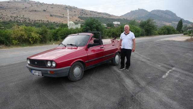 'Düğün Dernek' filminden esinlenerek eski otomobilini üstü açık hale getirdi! Görenler telefona sarılıyor 'Düğün Dernek' filminden esinlenerek eski otomobilini üstü açık hale getirdi! Görenler telefona sarılıyor