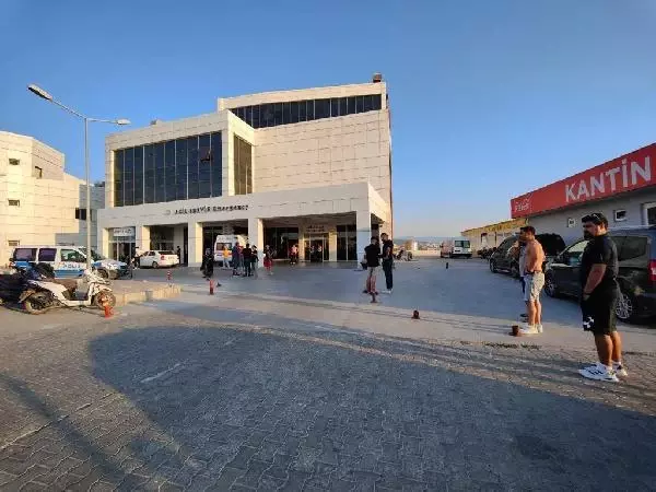 Aydın haberleri: Kuşadası Belediyesi İnsan Kaynakları Müdürü, bıçaklı kavgada öldürüldü Aydın haberleri: Kuşadası Belediyesi İnsan Kaynakları Müdürü, bıçaklı kavgada öldürüldü