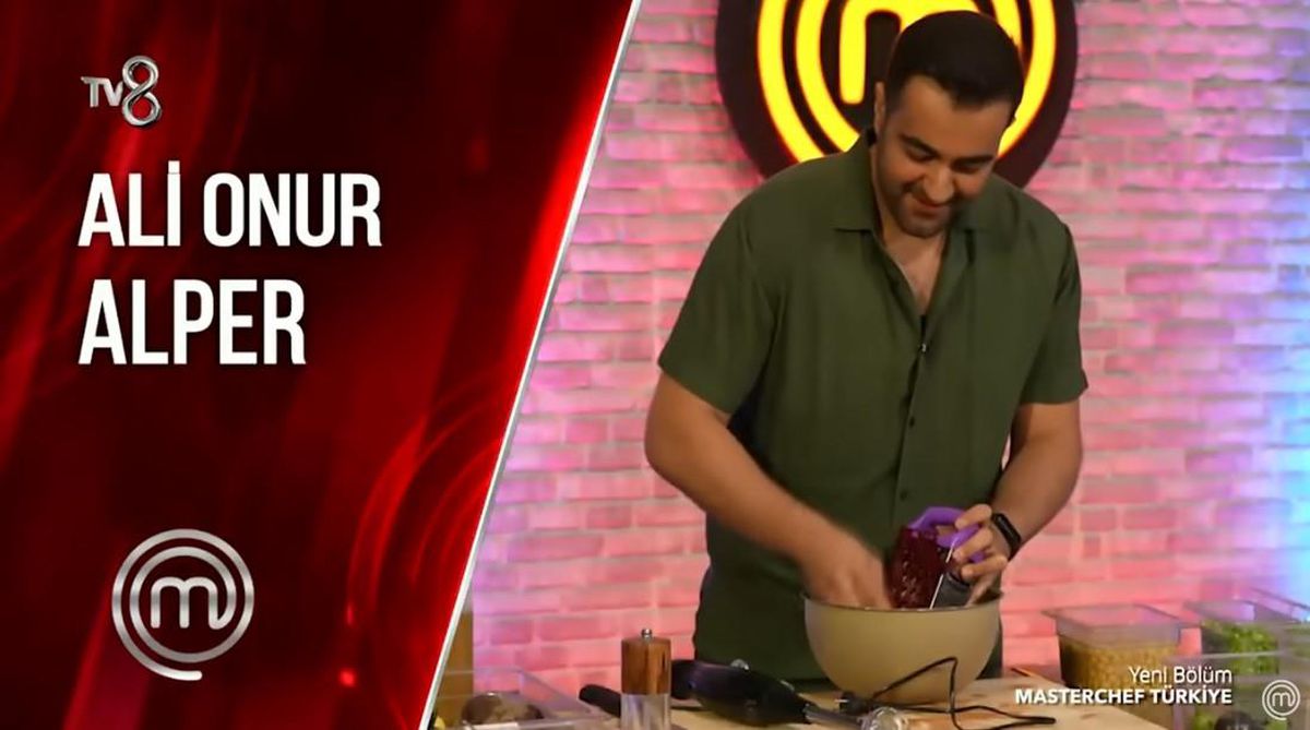 Masterchef 2022 Ali Onur Alper kimdir? Ali Onur Alper Kaç yaşında, nereli, mesleği ne?