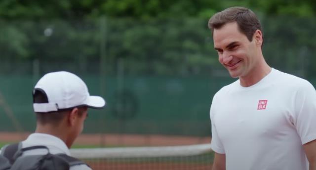 Ünlü tenisçi Federer, yıllar önce verdiği sözü tutarak herkesi kendine hayran bıraktı Ünlü tenisçi Federer, yıllar önce verdiği sözü tutarak herkesi kendine hayran bıraktı