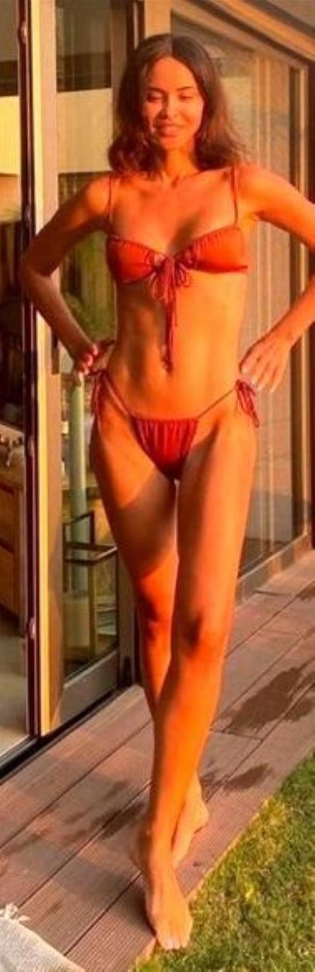 Volkan Demirel'in eşi Zeynep Sever'in bikinili pozları nefes kesti