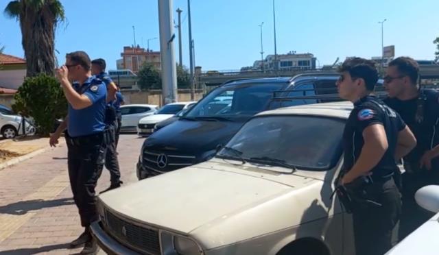 Antalya'da banka müdürü, şube içerisinde silahlı bir kişi tarafından rehin alındı