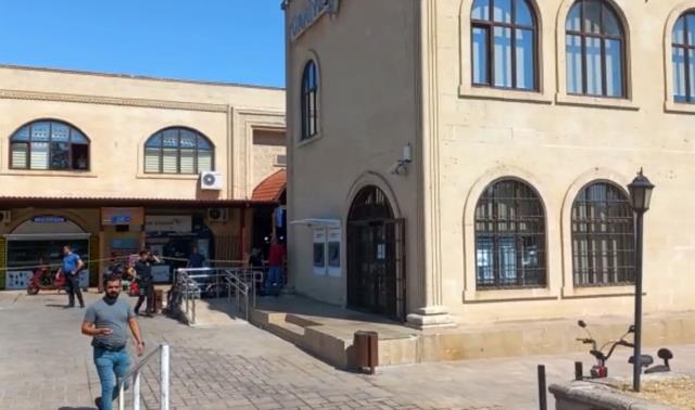 Antalya'da banka müdürü, şube içerisinde silahlı bir kişi tarafından rehin alındı