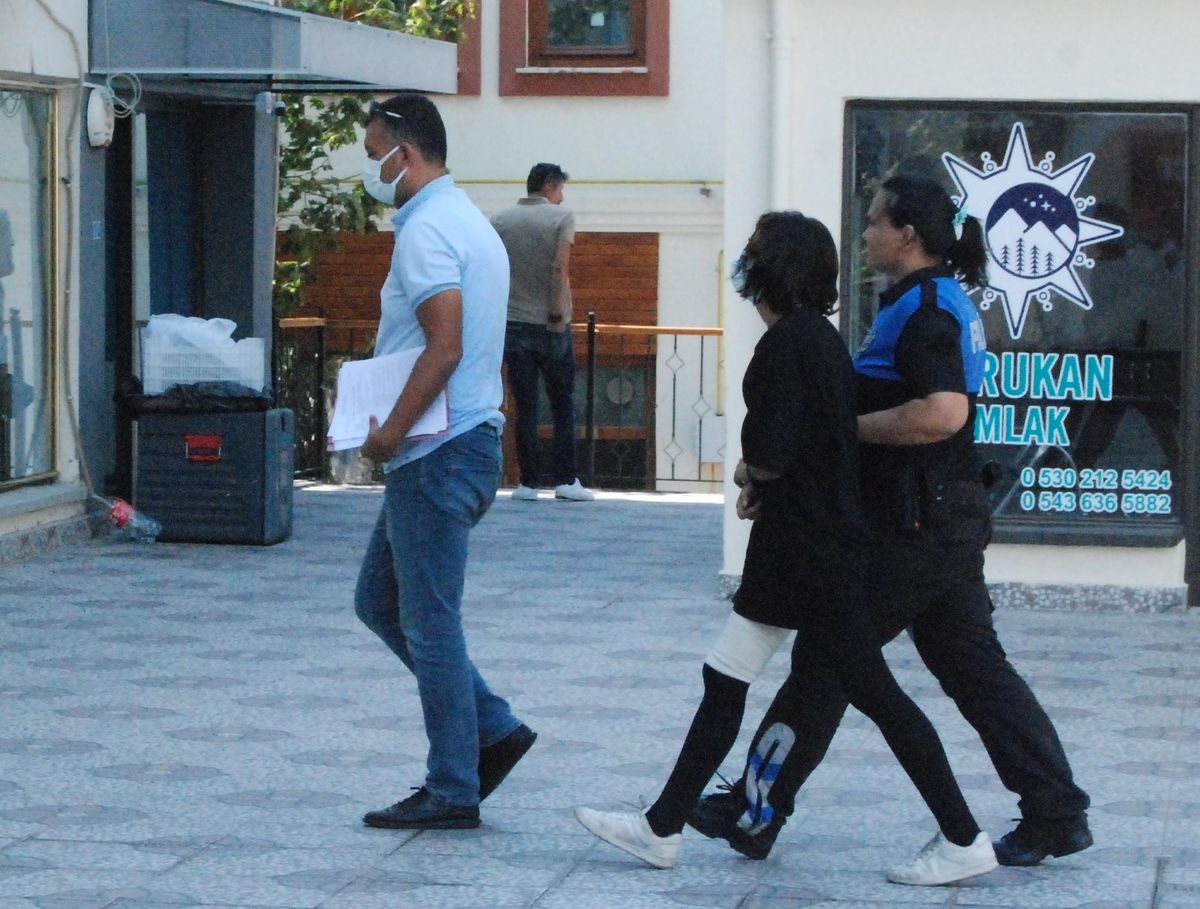 Son Dakika | Hırsızlık için girdikleri evin sahibinin oğlu gelince yakalanan 4 şüpheli tutuklandı