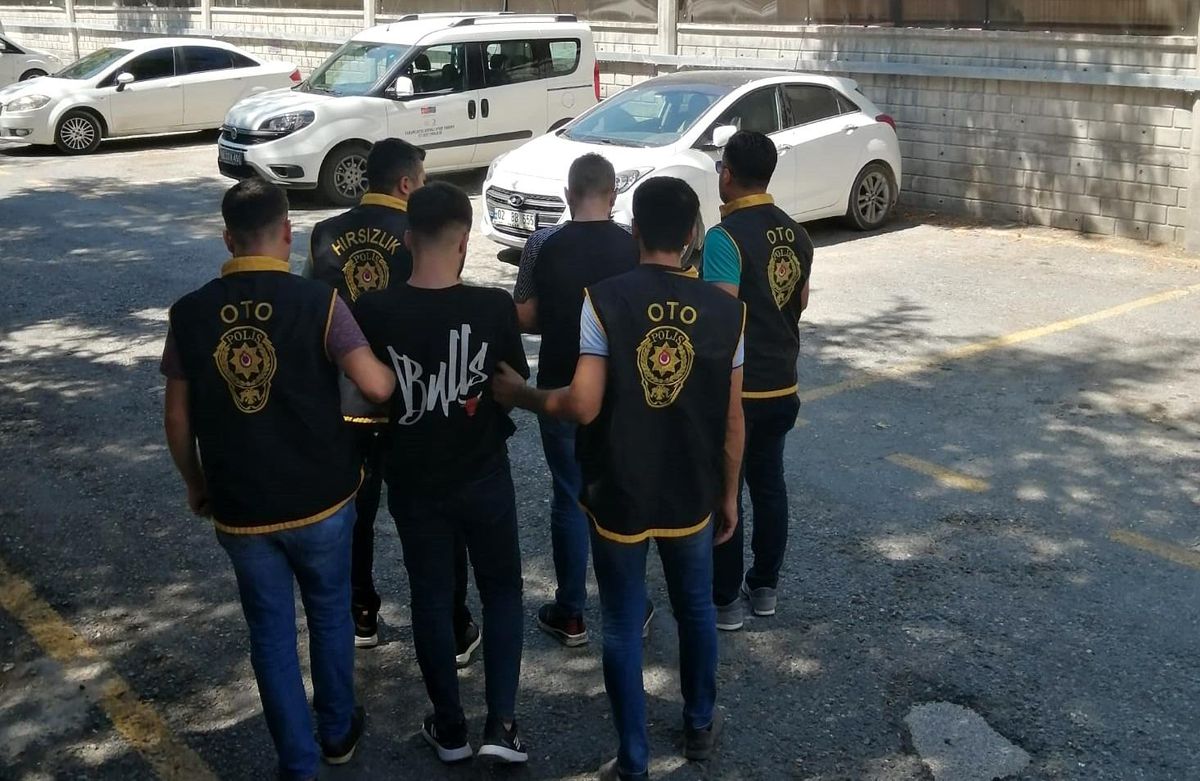 Son dakika haberleri... Kayısı hırsızları tutuklandı