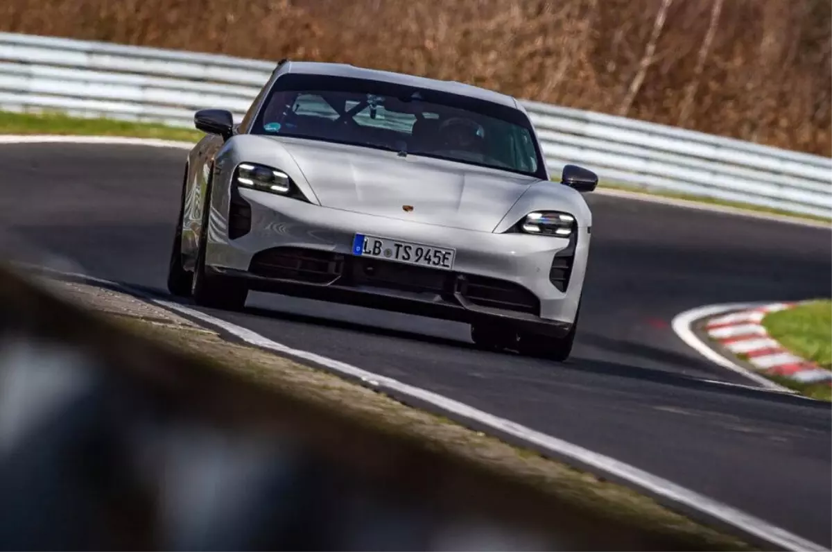 Nürburgring rekoru yeniden Porsche Taycan'da