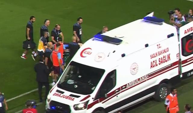 Trabzon'da yürekler ağza geldi! Acılar içinde yerde kalan Edin Visca, ambulansla hastaneye kaldırıldı
