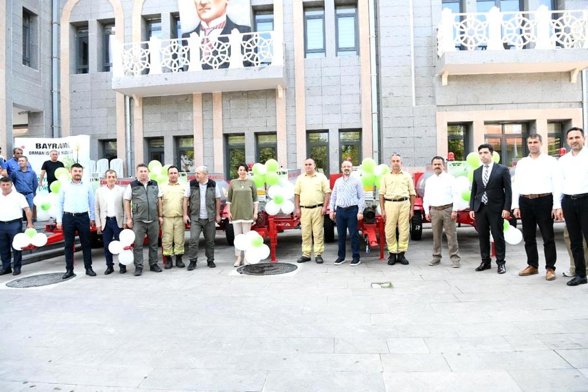 Çanakkale haberleri! ÇANAKKALE - AK Parti Grup Başkanvekili Turan, yangın söndürme tankeri dağıtım töreninde konuştu