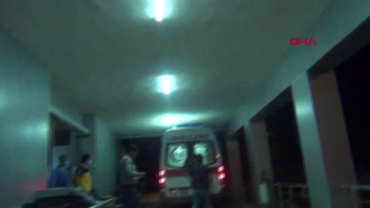 Adıyaman gündem haberleri... ÇELİKHAN'DA MİNİBÜS DEVRİLDİ 14 YARALI