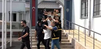 Son dakika haberi... Gece kulübü önündeki cinayet kamerada: Zanlılar bağ evinde yakalandı
