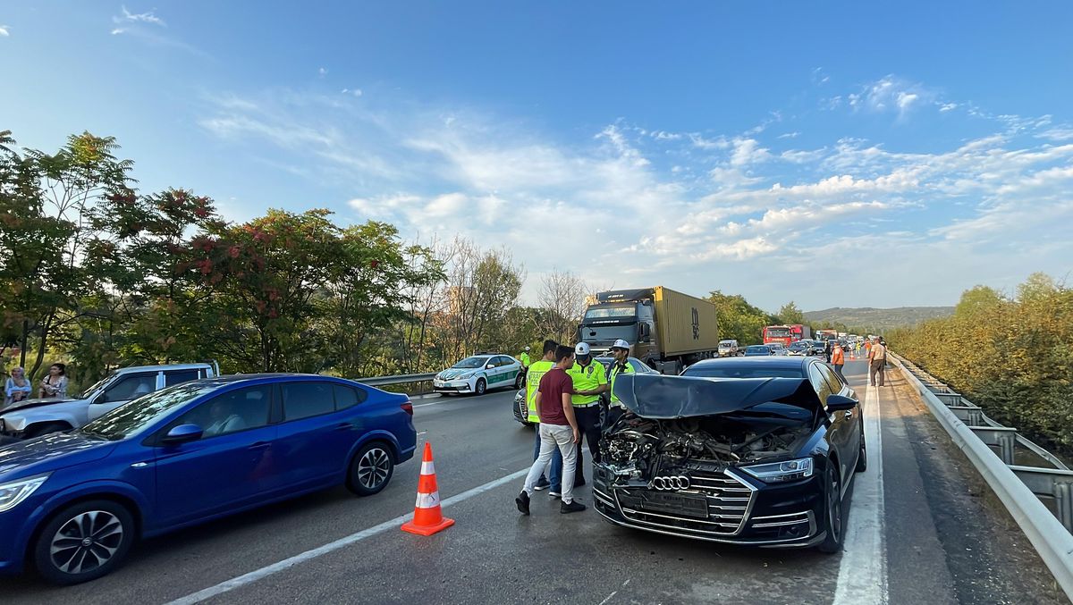 Son dakika gündem: İstanbul-İzmir Otoyolu'ndaki zincirleme kazada 10 kişi yaralandı