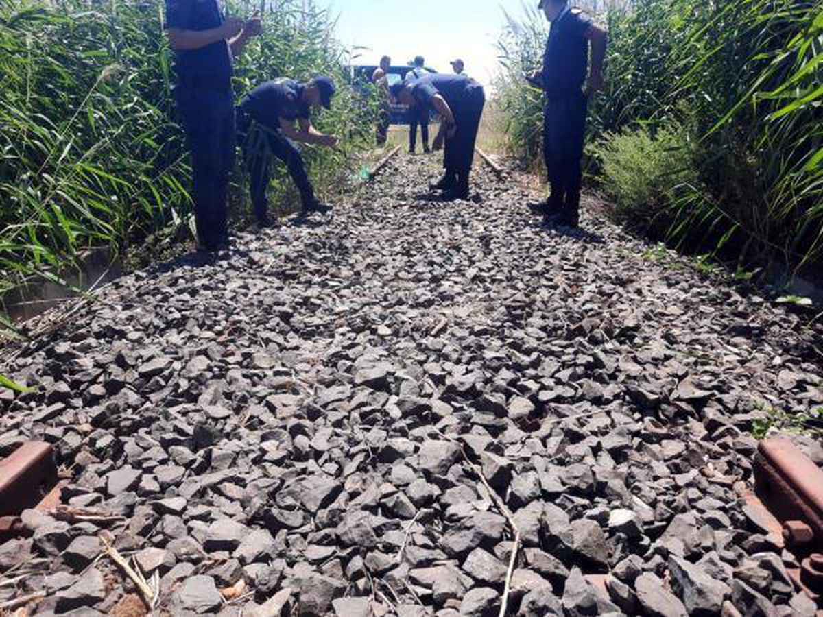 Kırklareli haberleri! KIRKLARELİ'DE TREN RAYI HIRSIZLIĞINA 5 GÖZALTI