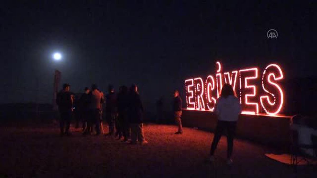 Meteor yağmurunu Erciyes Dağı'nda izlediler