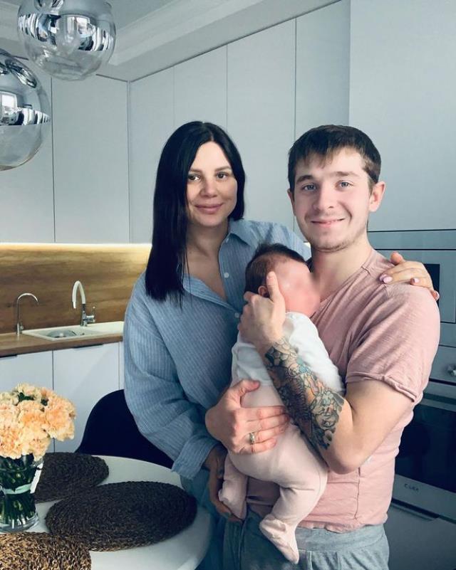 Üvey oğluyla ilişki yaşayan kadından bir skandal daha! Şimdi ikinci çocuğuna hamile