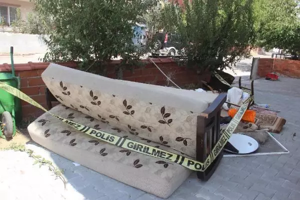 Babasının terastan attığı çekyat başına çarpan 4 yaşındaki Rana, öldü