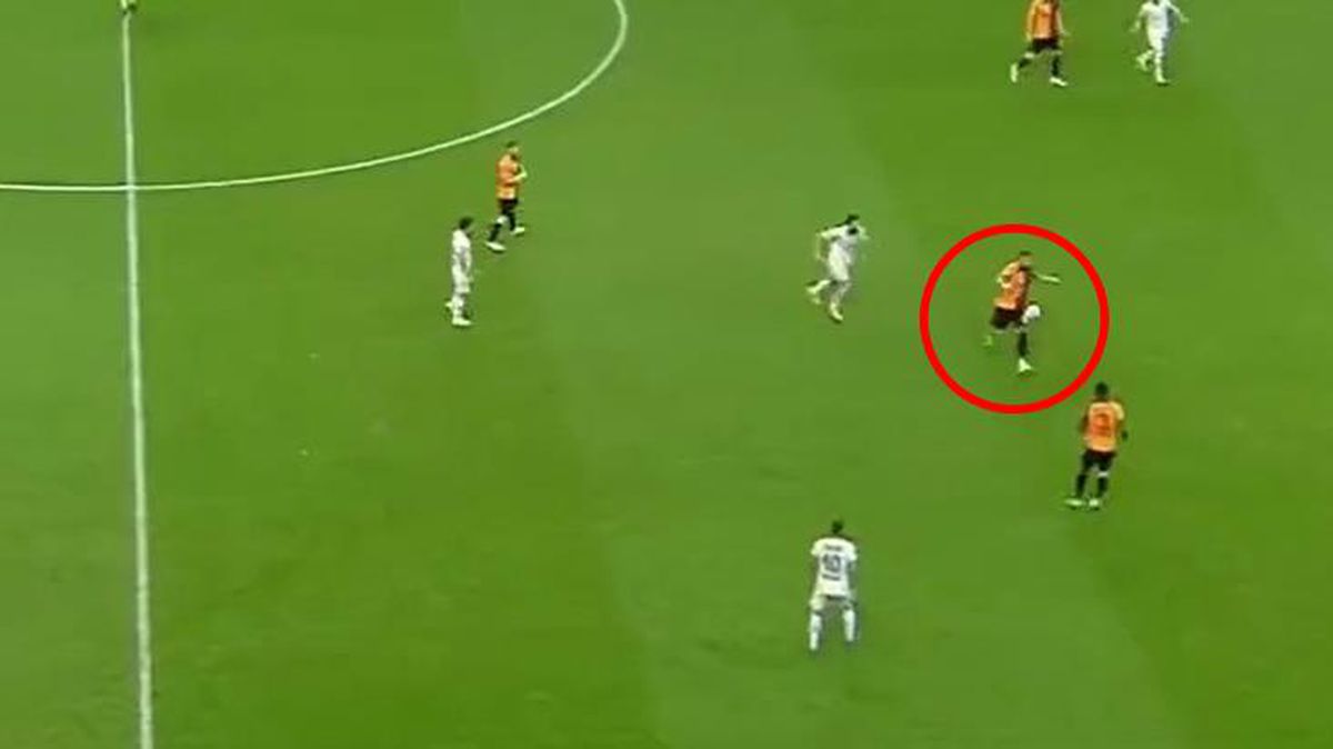 Galatasaray'a mağlubiyeti getiren an! Yeni transfer Abdülkerim topa tutuluyor