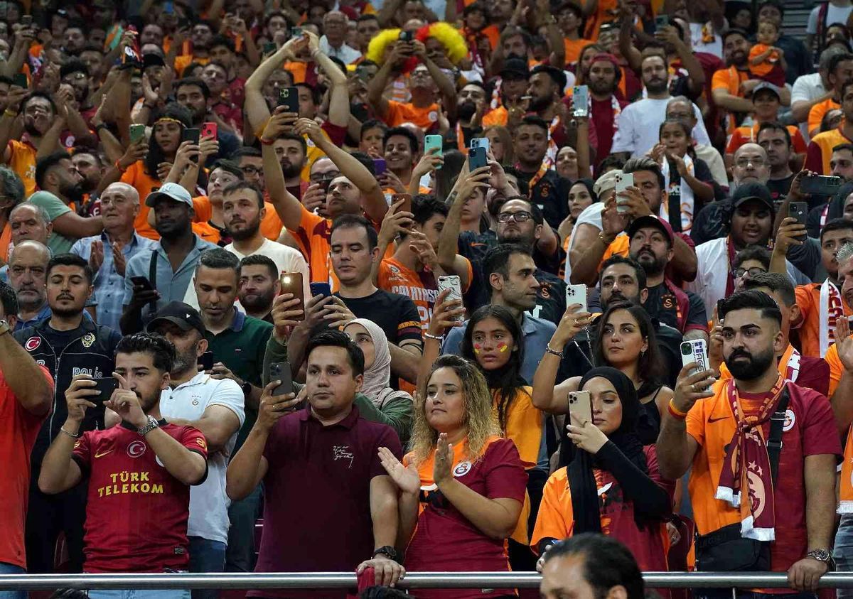 Giresun gündem haberi: Galatasaray - Giresunspor maçını 45 bin 484 taraftar izledi