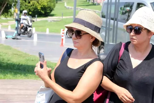 İki gündür kayıp olan gencin cesedi falezlerde bulundu, meraklı vatandaşların inadı pes dedirtti İki gündür kayıp olan gencin cesedi falezlerde bulundu, meraklı vatandaşların inadı pes dedirtti