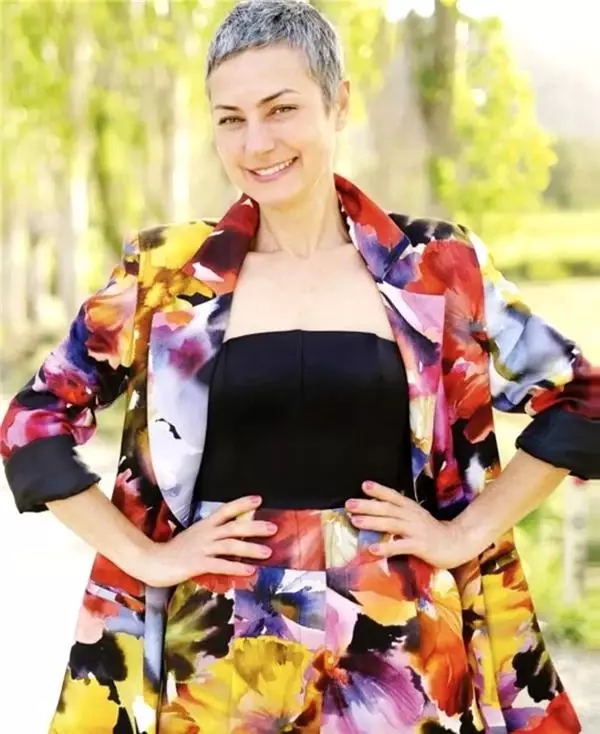 Kara Melek'in yosun gözlü güzeli Sanem Çelik yıllar sonra ortaya çıktı! Yeni imajıyla bambaşka biri olmuş Kara Melek'in yosun gözlü güzeli Sanem Çelik yıllar sonra ortaya çıktı! Yeni imajıyla bambaşka biri olmuş