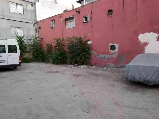 Adana'da arabanın içinde unutulan 3 yaşındaki bebek öldü