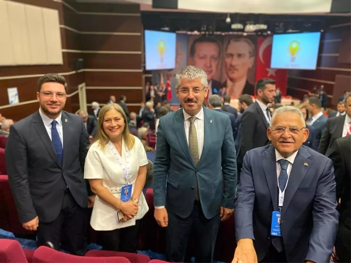 Cumhurbaşkanı Erdoğan: 'CHP'li yazar ve siyasetçilerden her gün zılgıt yedikleri halde üç kuruşluk menfaatleri için geçmişlerini reddedenleri kendi...