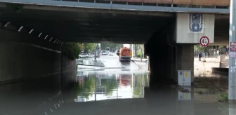 Beşevler'de bulunan bir alt geçit su baskını nedeniyle ulaşıma kapandı