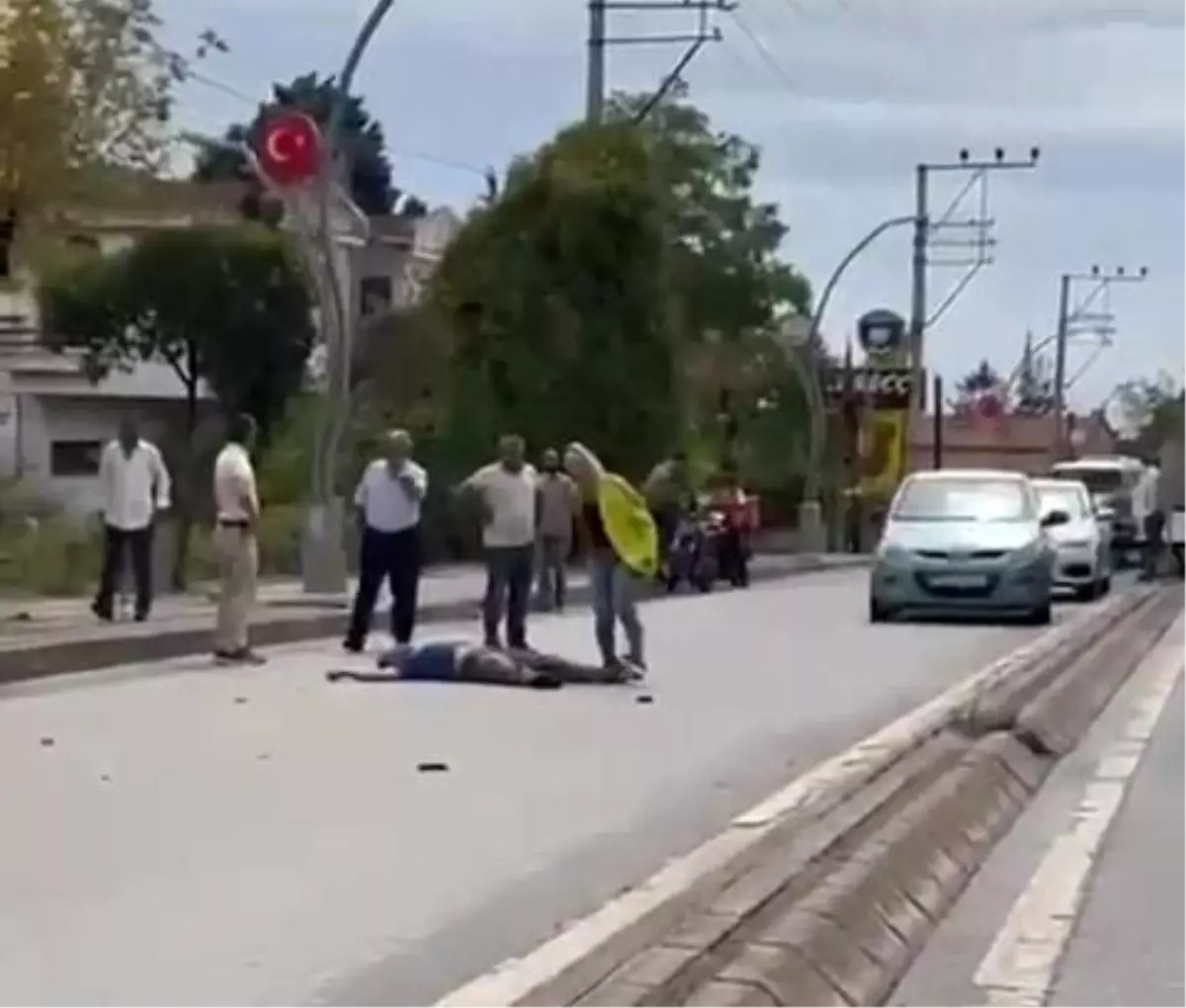 Son dakika haberi: Direğe çarpan motosikletin sürücüsü hayatını kaybetti