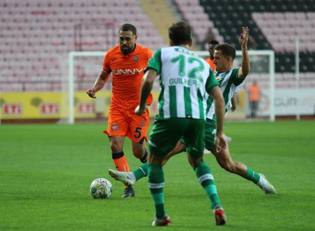 Eskişehir'de gol sesi çıkmadı! Başakşehir-Konyaspor maçı golsüz eşitlikle sonuçlandı