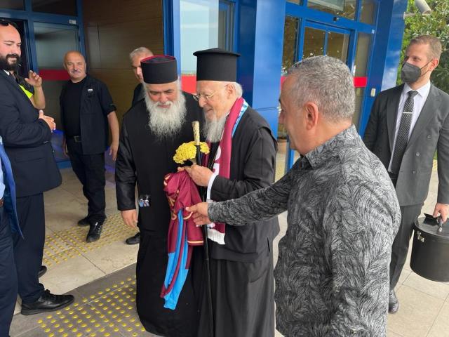 Fener Rum Patriği'ne verilen formada yazan 'ekümeniklik' yazısıyla ilgili Kaymakam'lıktan açıklama: Hukuki gerçeklerle bağdaşmıyor