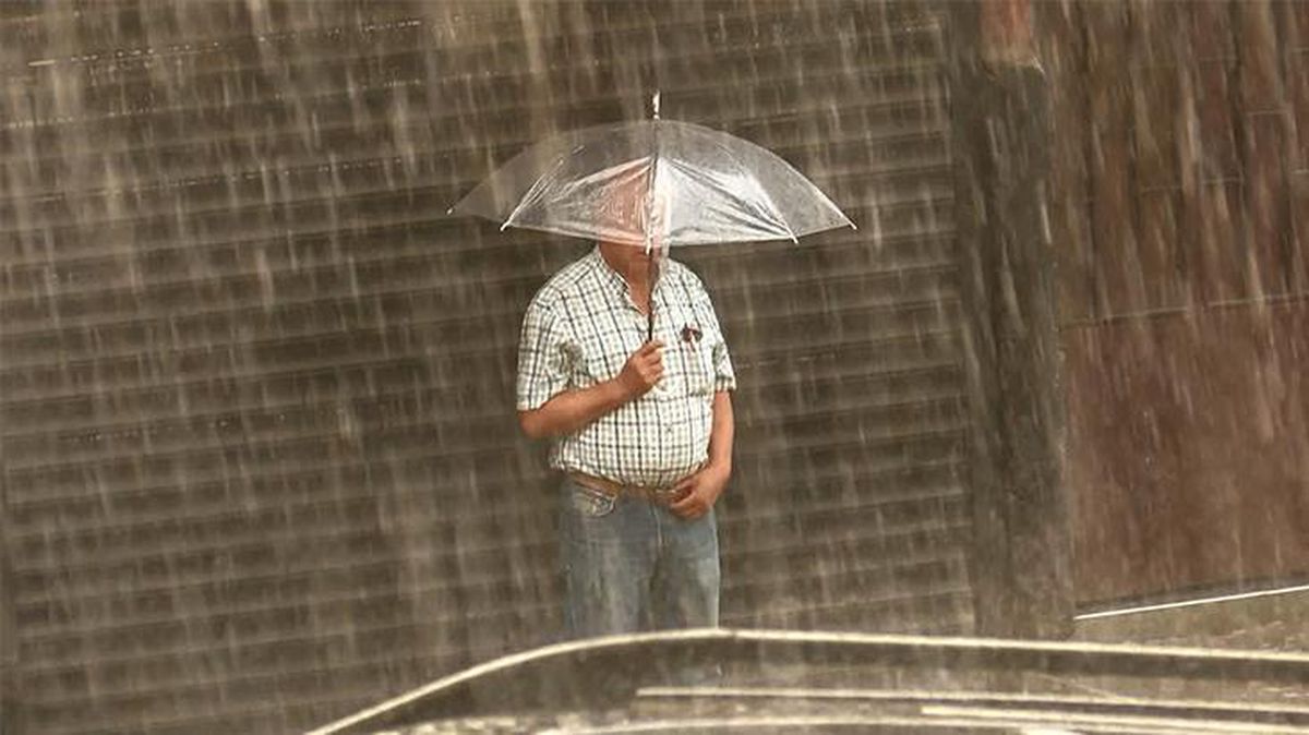 Meteoroloji'nin uyarılarının ardından İstanbul'da beklenen yağış başladı