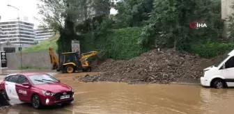 Ardahan haberi... Kağıthane'de sokaklar göle döndü, vatandaşlar yürümekte güçlük çekti