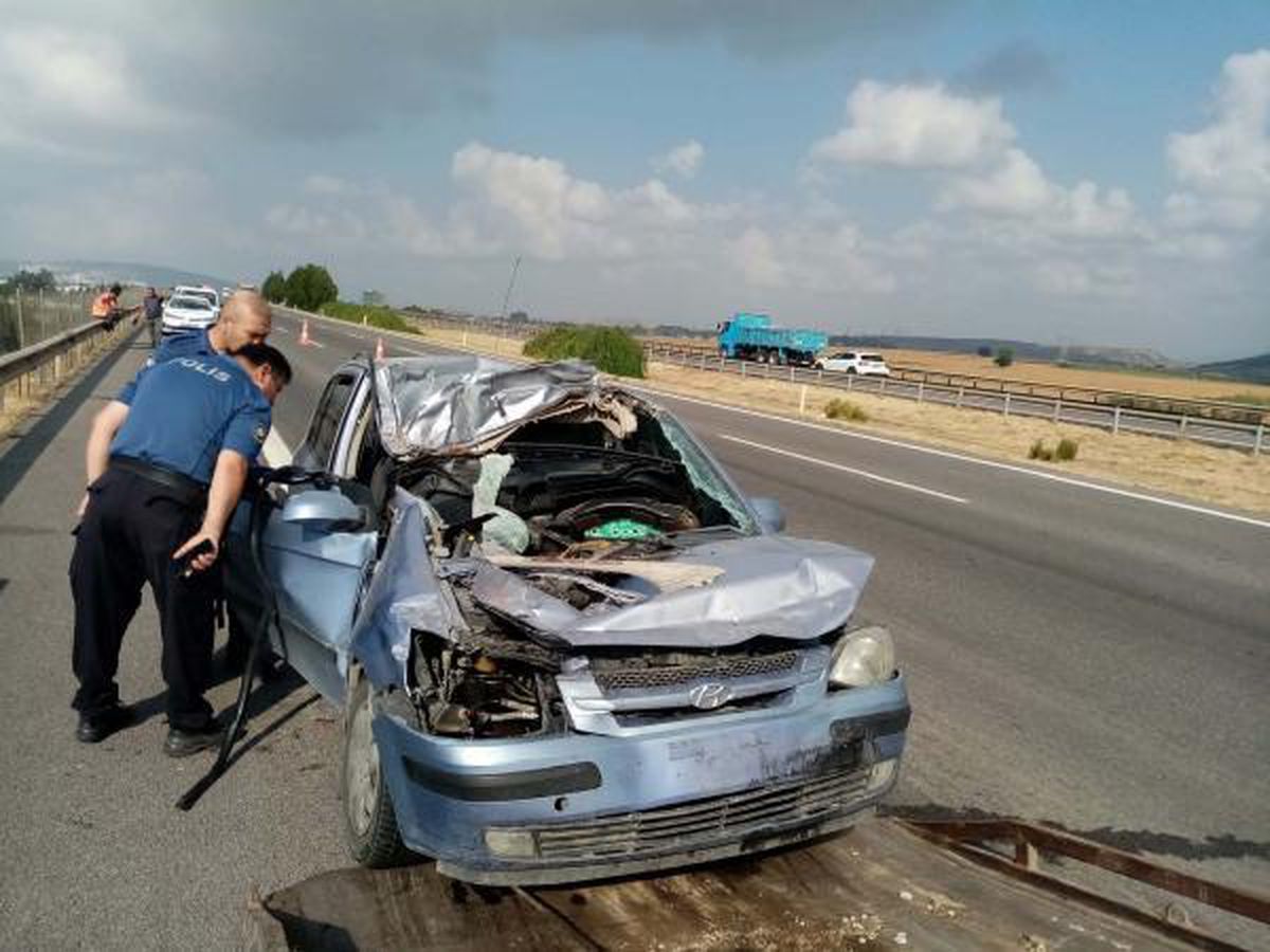Osmaniye gündem haberleri: Osmaniye'de otomobil, TIR'a çarptı: 2 ölü, 2 yaralı