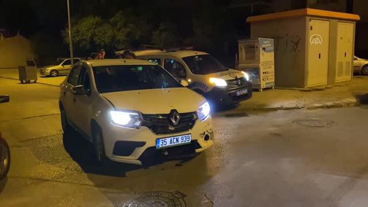 Otomobille kamyonetin çarpışması sonucu 1 kişi yaralandı