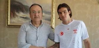 Sivas spor haberi: Sivasspor, Charilaos Charisis ile sözleşme imzaladı