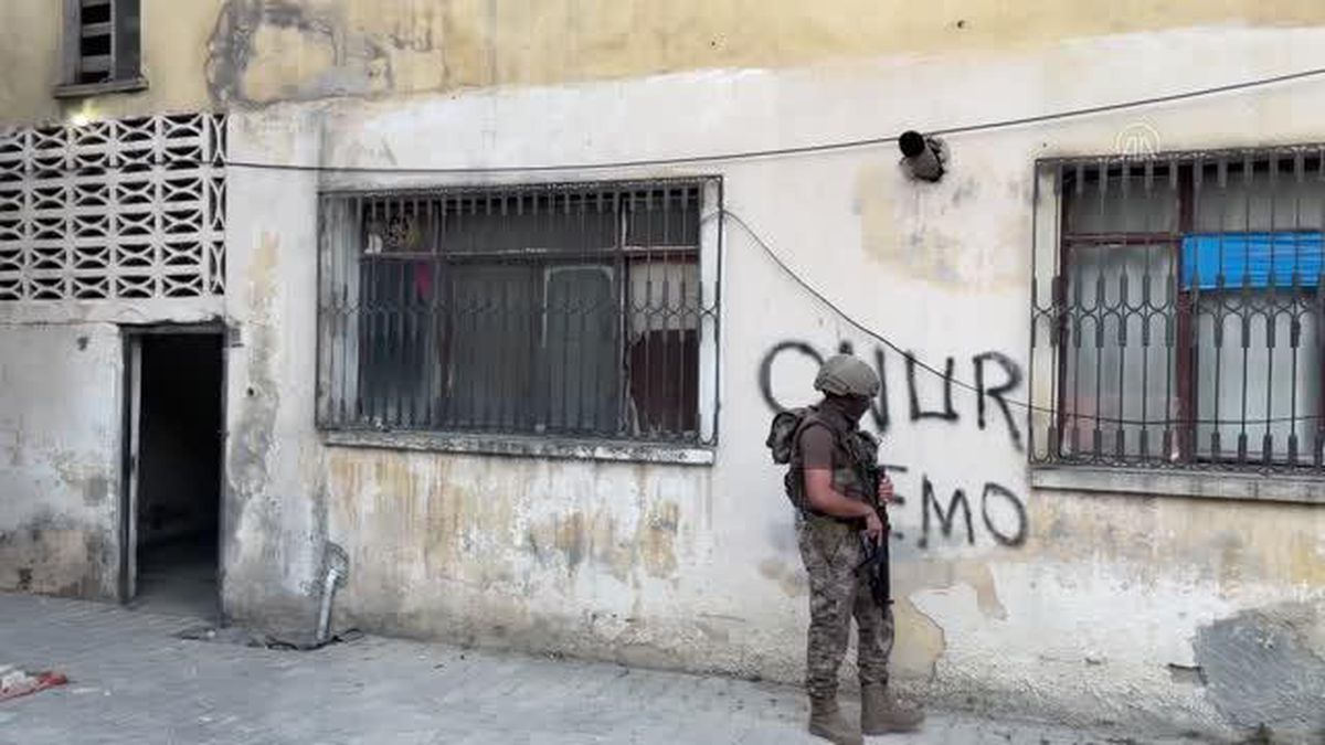 Son dakika haberi... Terör örgütü PKK/KCK operasyonunda 8 şüpheli yakalandı (2)