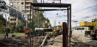 Ukrayna'da Donbas cephesine yakın Slavyansk şehri Rus güçlerince vuruldu