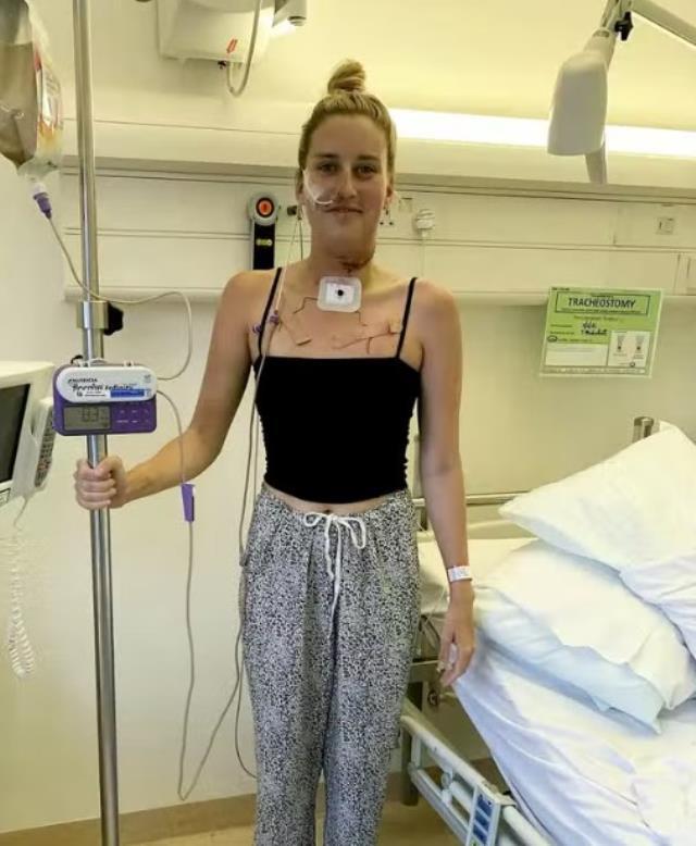 Ağız kanseri olan kızın dilini bacağındaki kasık etiyle onardılar Ağız kanseri olan kızın dilini bacağındaki kasık etiyle onardılar