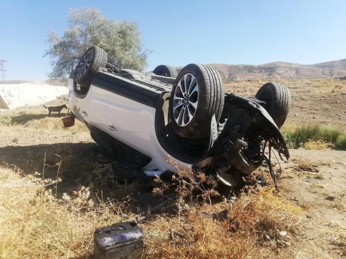 Batman haberi | Batman'da şarampole devrilen otomobildeki 2 kişi yaralandı