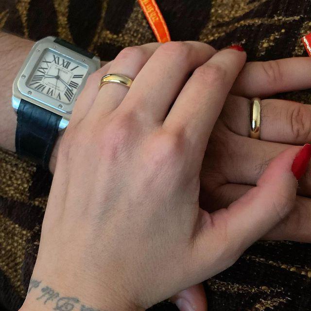 Boşandıktan 5 ay sonra evlilik kararı alan Petek Dinçöz, kına gecesinde kurtlarını döktü