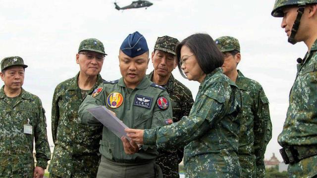 Dünya bu inat yüzünden ayağa kalmıştı! Çin, Tayvan Boğazı'nda yeniden tatbikata başladı Dünya bu inat yüzünden ayağa kalmıştı! Çin, Tayvan Boğazı'nda yeniden tatbikata başladı