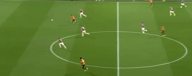 Gol kralı mı olacaksın Ozan! Metrelerce topu sürüp öyle bir şut çekti ki kaleci neye uğradığını şaşırdı